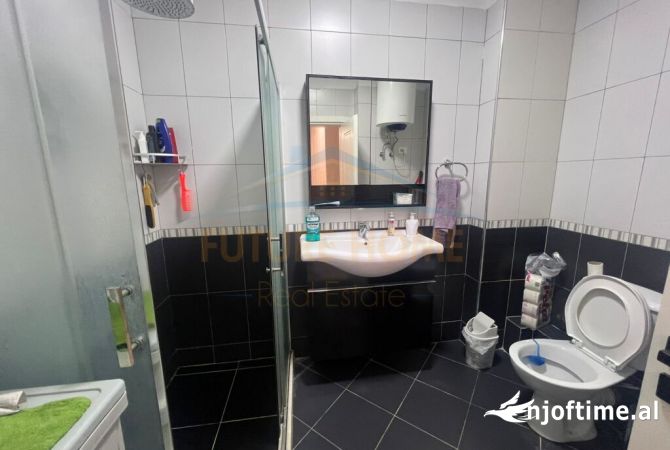 Shtepi ne shitje Apartament ne Tirane, 1+1, Mobilimi E mobiluar, Pagesa 215,000  Euro.