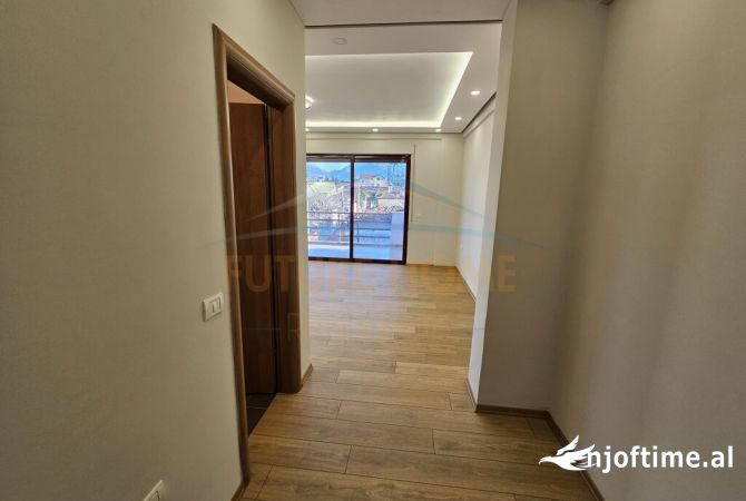 Shitet, Apartament 2+1+2+Post Parkimi, Shkolla Partizani. 260,000 €