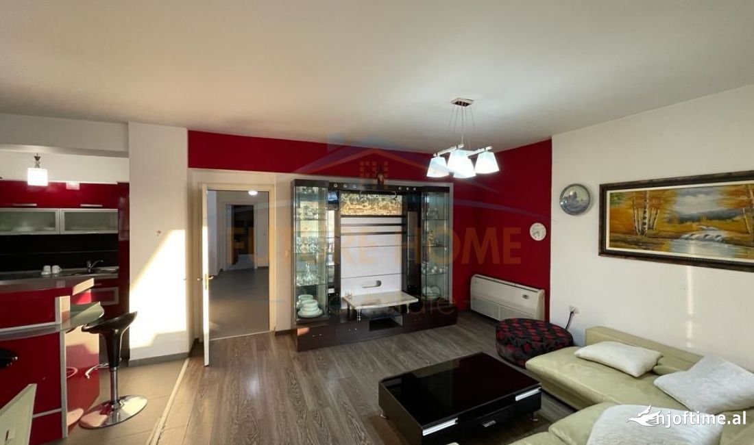 Shtepi me qera Apartament ne Tirane, 3+1, Mobilimi E mobiluar, Pagesa 750  Euro.