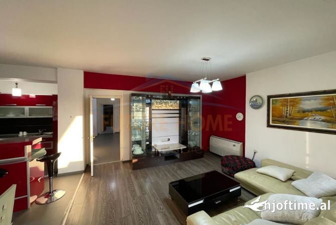 Qera, Kompleksi Halili, 2+1+2,750 euro.