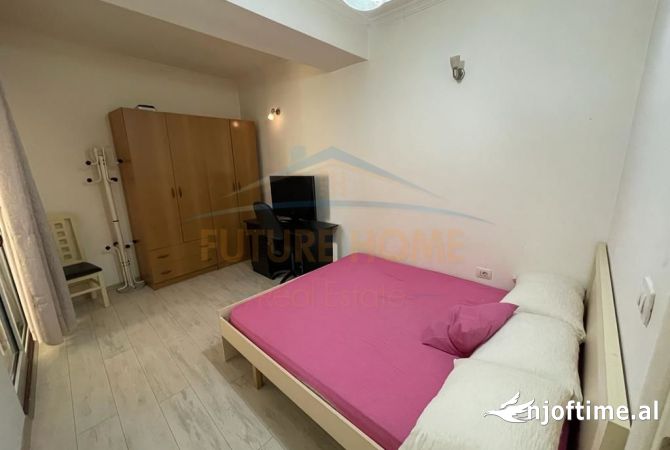 Shtepi me qera Apartament ne Tirane, 3+1, Mobilimi E mobiluar, Pagesa 750  Euro.