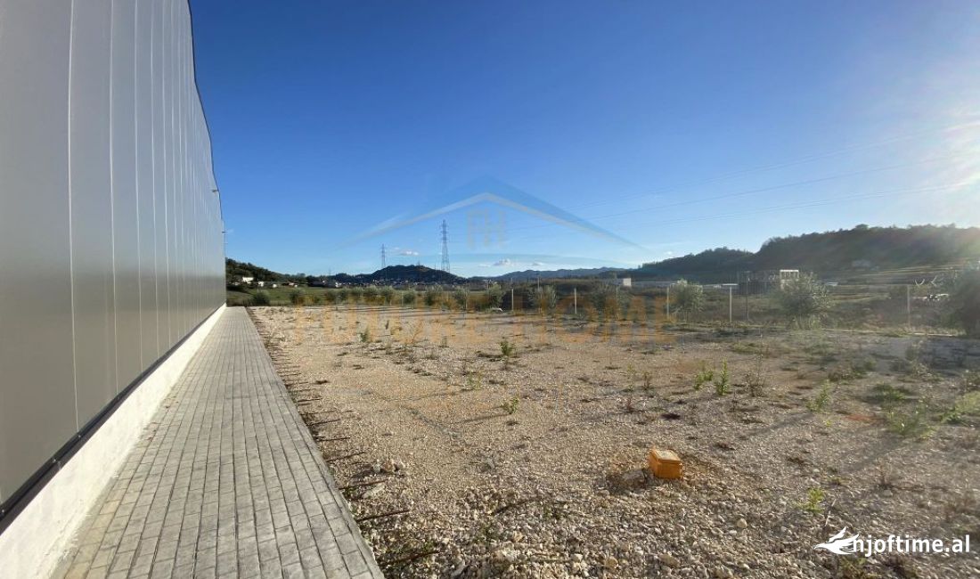 Shitet, Kapanon, Mezez. 2,208,000 Euro