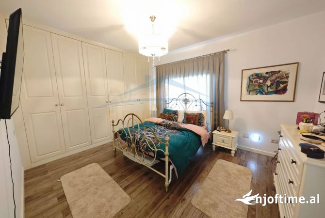 Shtepi ne shitje Apartament ne Tirane, 2+1, Mobilimi E mobiluar, Pagesa 275,000  Euro.