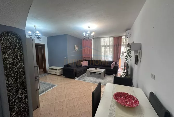 Shitet, Apartament 2+1+2, Komuna e Parisit. 234,000 €