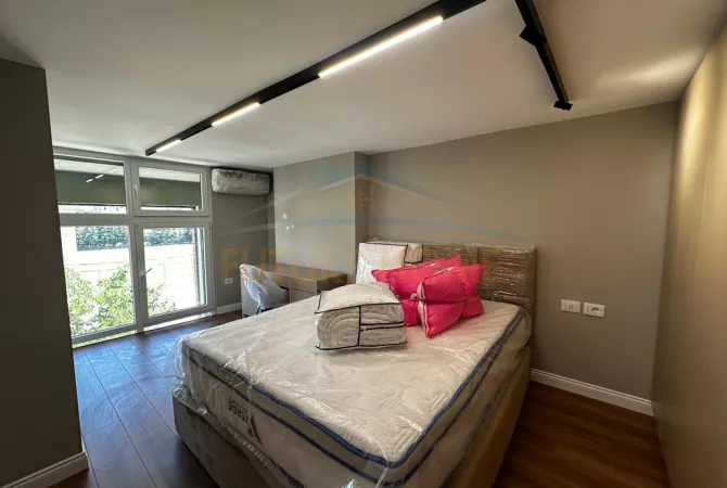 Appartamento in vendita a Tirana 2+1, Arredato