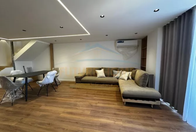 Appartamento in vendita a Tirana 2+1, Arredato