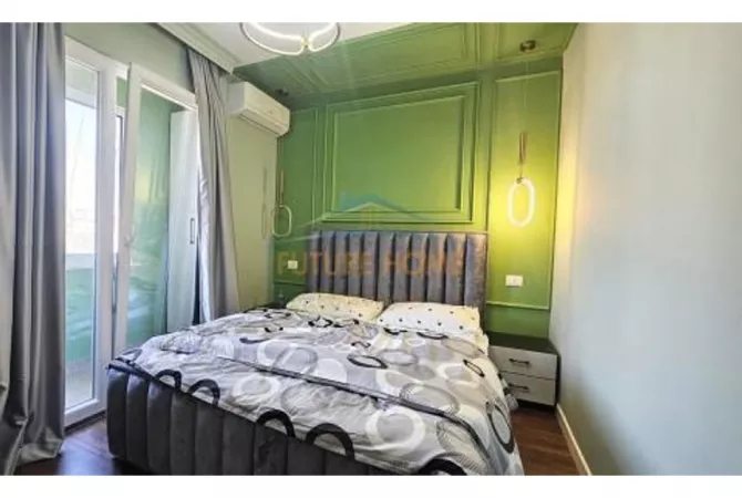 Appartamento in vendita a Tirana 1+1, Arredato