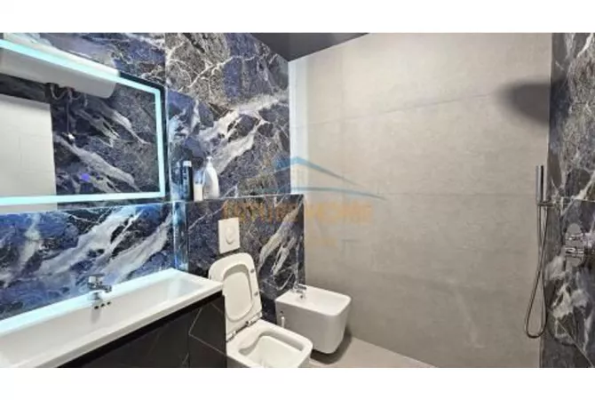 Appartamento in vendita a Tirana 1+1, Arredato