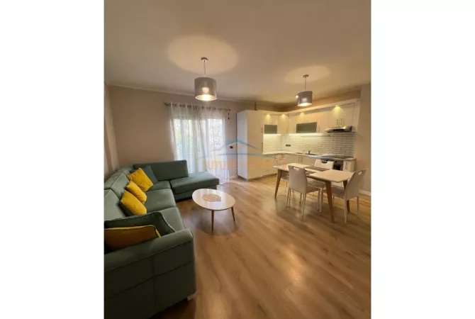 Qera, Apartament 1+1, prane Square 21, Tirane. 600 €