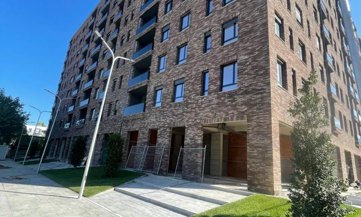 Shtepi ne shitje Apartament ne Tirane, 2+1, Mobilimi Bosh, pa mobiluar, Pagesa 163,000  Euro.