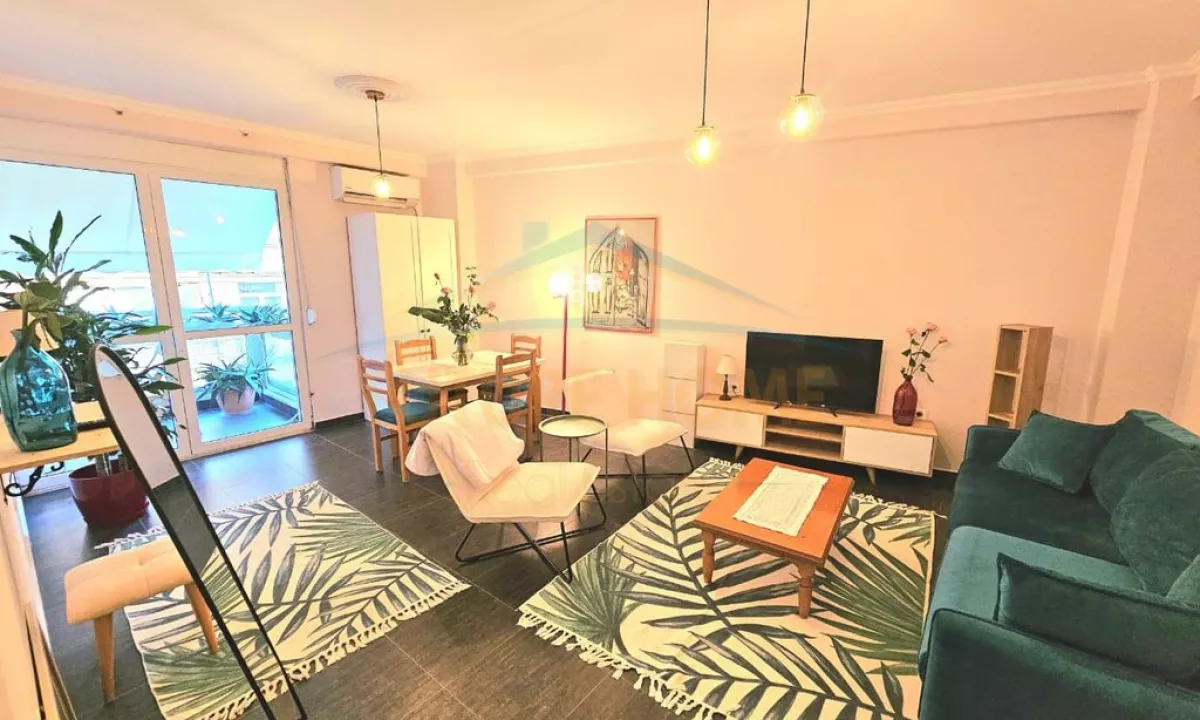 Shtepi ne shitje Apartament ne Tirane, 2+1, Mobilimi E mobiluar, Pagesa 250,000  Euro.