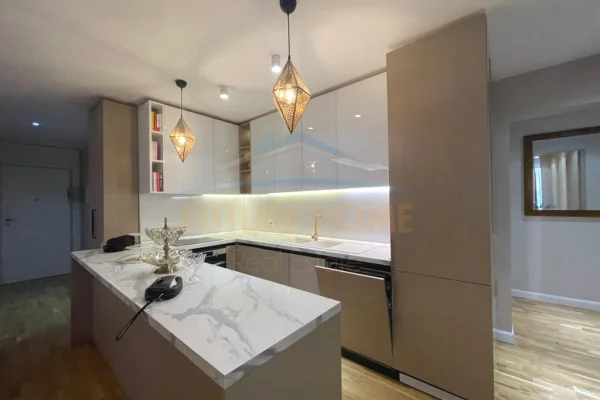 Shtepi ne shitje Apartament ne Tirane, 3+1, Mobilimi E mobiluar, Pagesa 390,000  Euro.