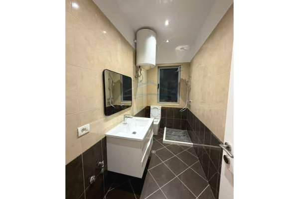 Shtepi ne shitje Apartament ne Tirane, 1+1, Mobilimi E mobiluar, Pagesa 121,000  Euro.