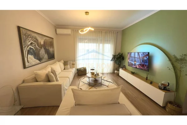 Shtepi ne shitje Apartament ne Tirane, 2+1, Mobilimi E mobiluar, Pagesa 265,000  Euro.