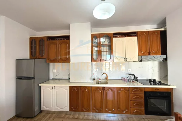 Shtepi me qera Apartament ne Tirane, 2+1, Mobilimi E mobiluar, Pagesa 500  Euro.