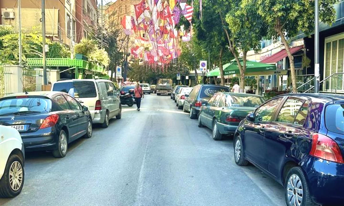 Appartamento in vendita a Tirana 2+1, Arredato