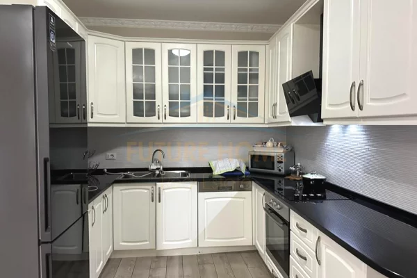 Shtepi ne shitje Apartament ne Tirane, 2+1, Mobilimi E mobiluar, Pagesa 250,000  Euro.