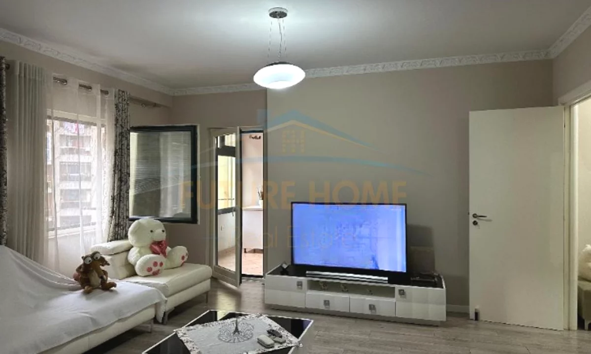 Shtepi ne shitje Apartament ne Tirane, 2+1, Mobilimi E mobiluar, Pagesa 250,000  Euro.