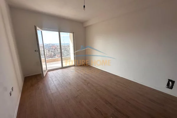Shtepi ne shitje Apartament ne Tirane, 2+1, Mobilimi Bosh, pa mobiluar, Pagesa 223,500  Euro.