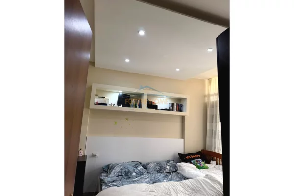 Shtepi ne shitje Apartament ne Tirane, 2+1, Mobilimi E mobiluar, Pagesa 140,000  Euro.