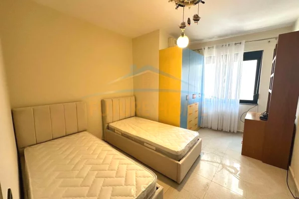 Shtepi me qera Apartament ne Tirane, 2+1, Mobilimi E mobiluar, Pagesa 500  Euro.