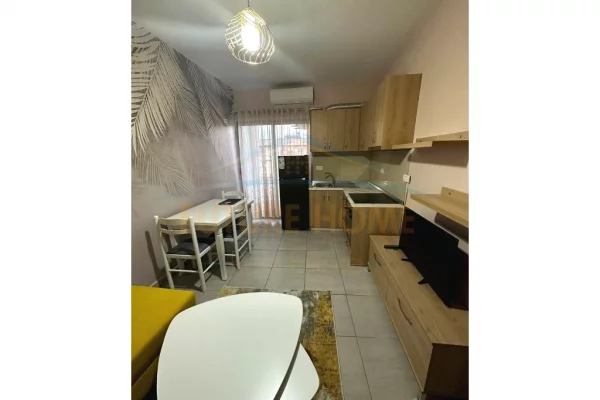 Shtepi me qera Apartament ne Tirane, 1+1, Mobilimi E mobiluar, Pagesa 420  Euro.