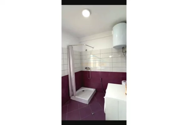 Shtepi ne shitje Apartament ne Tirane, 1+1, Mobilimi E mobiluar, Pagesa 77,800  Euro.