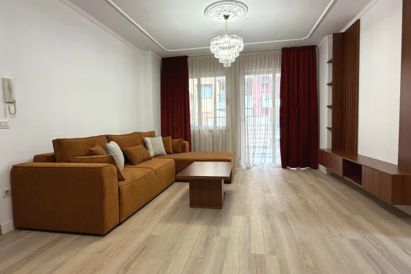 Appartamento in vendita a Tirana 2+1, Arredato