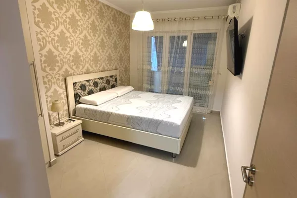 Shtepi me qera Apartament ne Tirane, 2+1, Mobilimi E mobiluar, Pagesa 750  Euro.