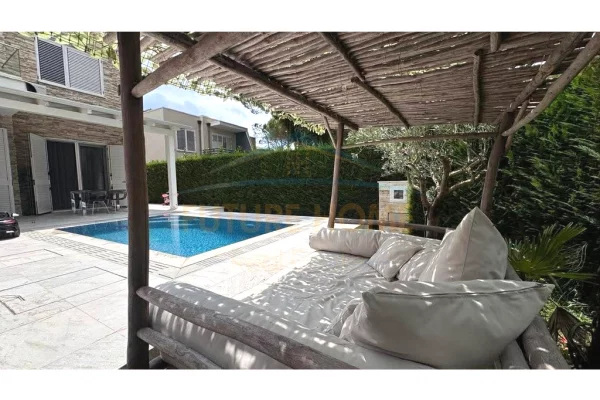 Casa in vendita 3+1 a Durazzo - 545,000 Euro