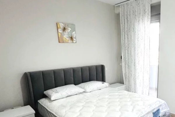 Kodra e Diellit , jepet apartament 2+1 me qera !