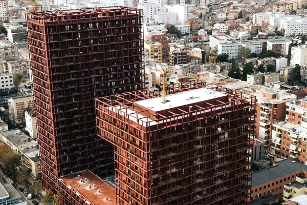 Ambient biznesi me qera 3+1 ne Tirane - 1,300 Euro