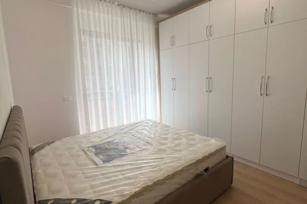 Shtepi me qera 2+1 ne Tirane - 47,000 Leke