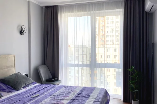 Perballe Radisson/Liqeni i Thate, jepet me qera apartament 2+1!