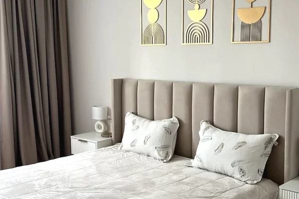 21 Dhjetori, Jepet me qera apartament modern 2+1!