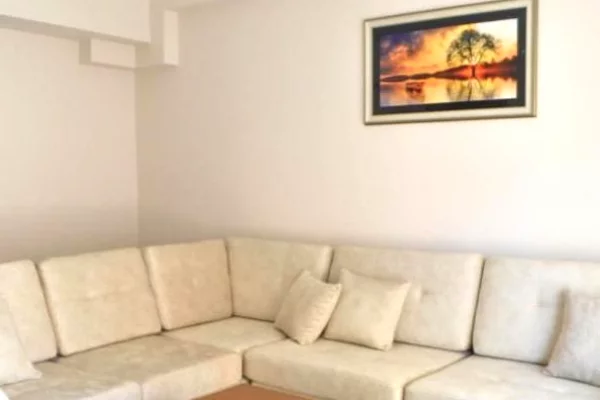 Prane Sheshit Willson, jepet apartament 1+1 me qera !