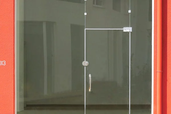 Ambient biznesi me qera 1+1 ne Tirane - 50,000 Leke