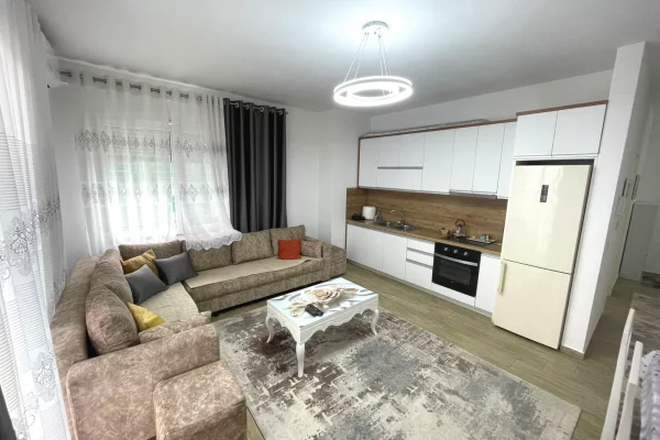 Shtepi me qera 2+1 ne Tirane - 50,000 Leke