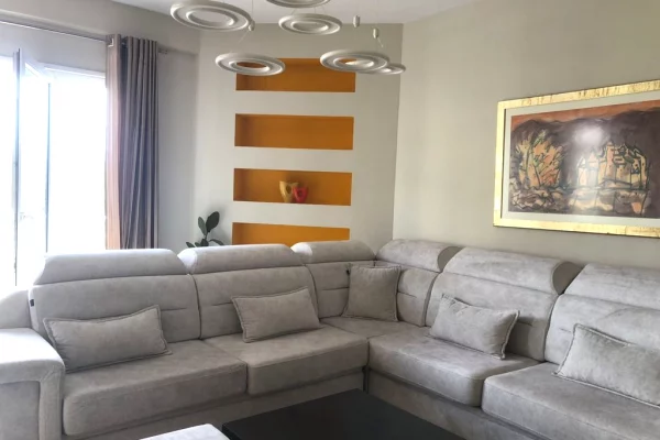 Shtepi me qera 1+1 ne Tirane - 55,000 Leke