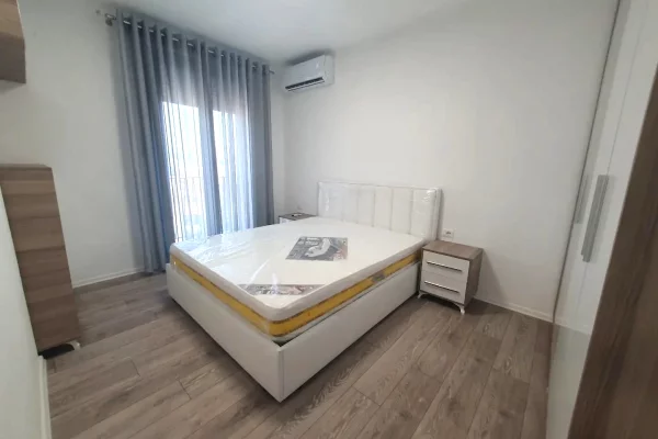 Shtepi me qera 1+1 ne Tirane - 50,000 Leke