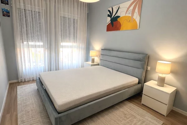 Shtepi me qera 1+1 ne Tirane - 55,000 Leke