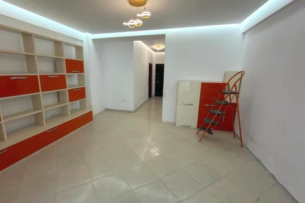 jepet zyre me qera tek komuna e parisit