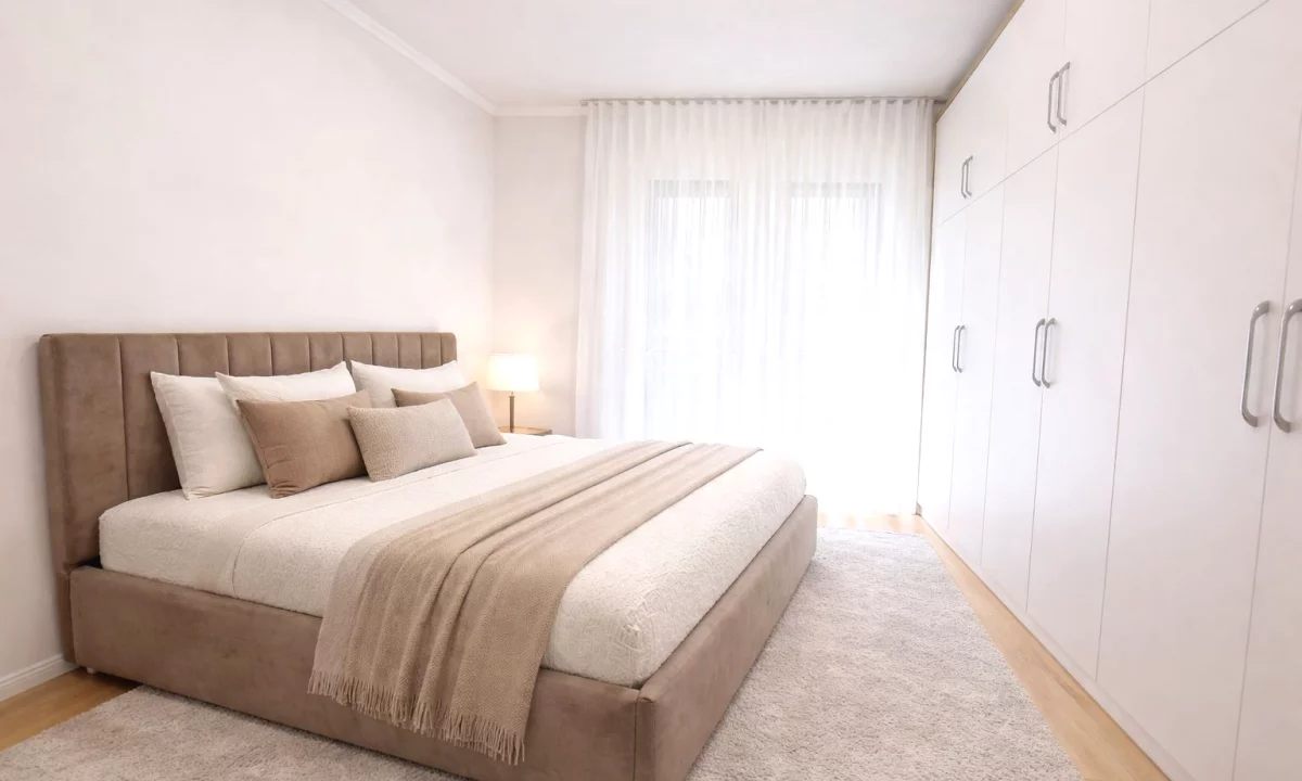 Shtepi me qera Apartament ne Tirane, 2+1, Mobilimi E mobiluar, Pagesa 75,000  Leke.