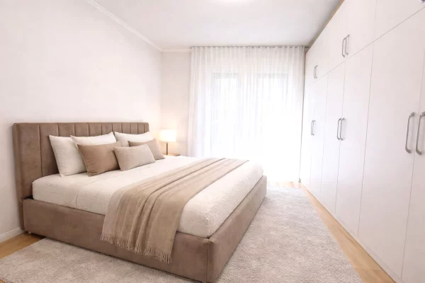 -Fusha e Aviacionit, jepet me qera apartament modern i tipologjise 2+1+2.-