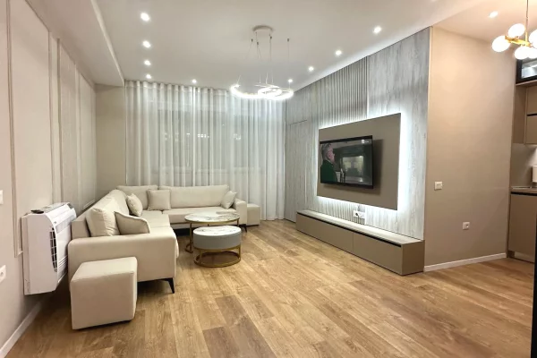 Shtepi me qera 2+1 ne Tirane - 1,000 Euro