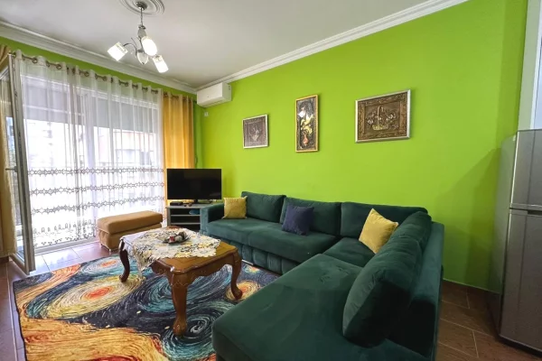 Shtepi me qera 1+1 ne Tirane - 50,000 Leke