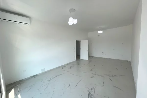 Ambient biznesi me qera 3+1 ne Tirane - 850 Euro