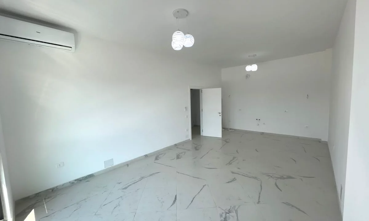 Bllok, Jepet me qera ambient per zyra 120m2.