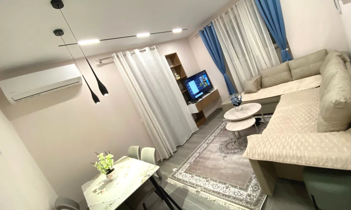 Shtepi me qera Apartament ne Tirane, 1+1, Mobilimi E mobiluar, Pagesa 550  Euro.