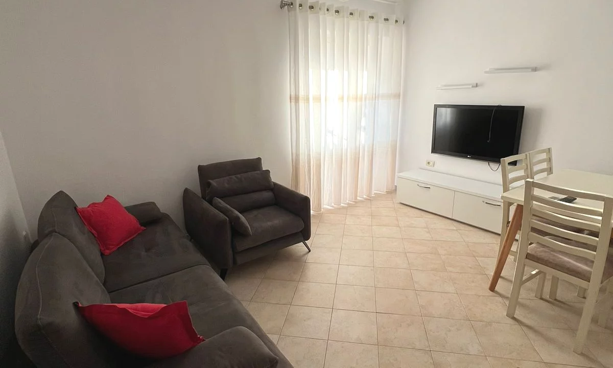 Shtepi me qera Apartament ne Tirane, 1+1, Mobilimi E mobiluar, Pagesa 50,000  Leke.